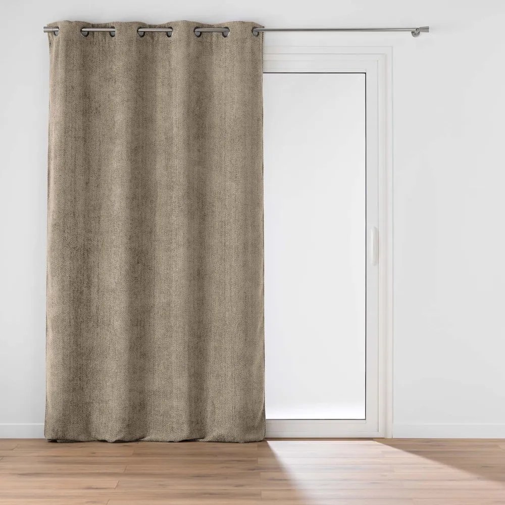 Tenda marrone chiaro in ciniglia 140x260 cm Leo – douceur d'intérieur