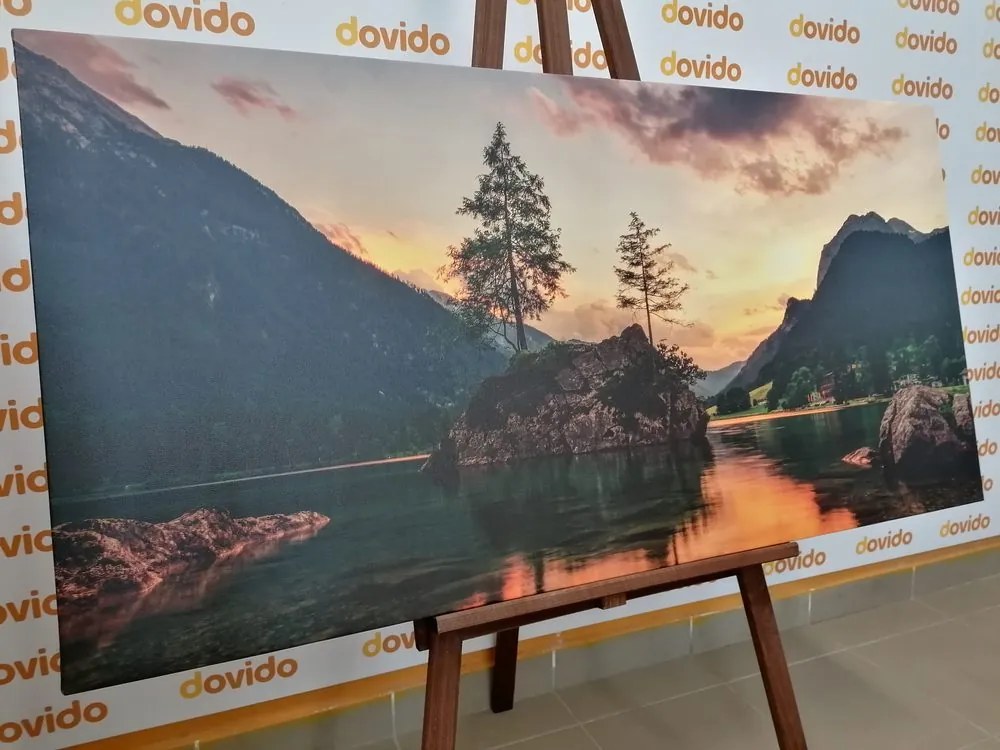 Quadro su tela – Paesaggio montano sul lago