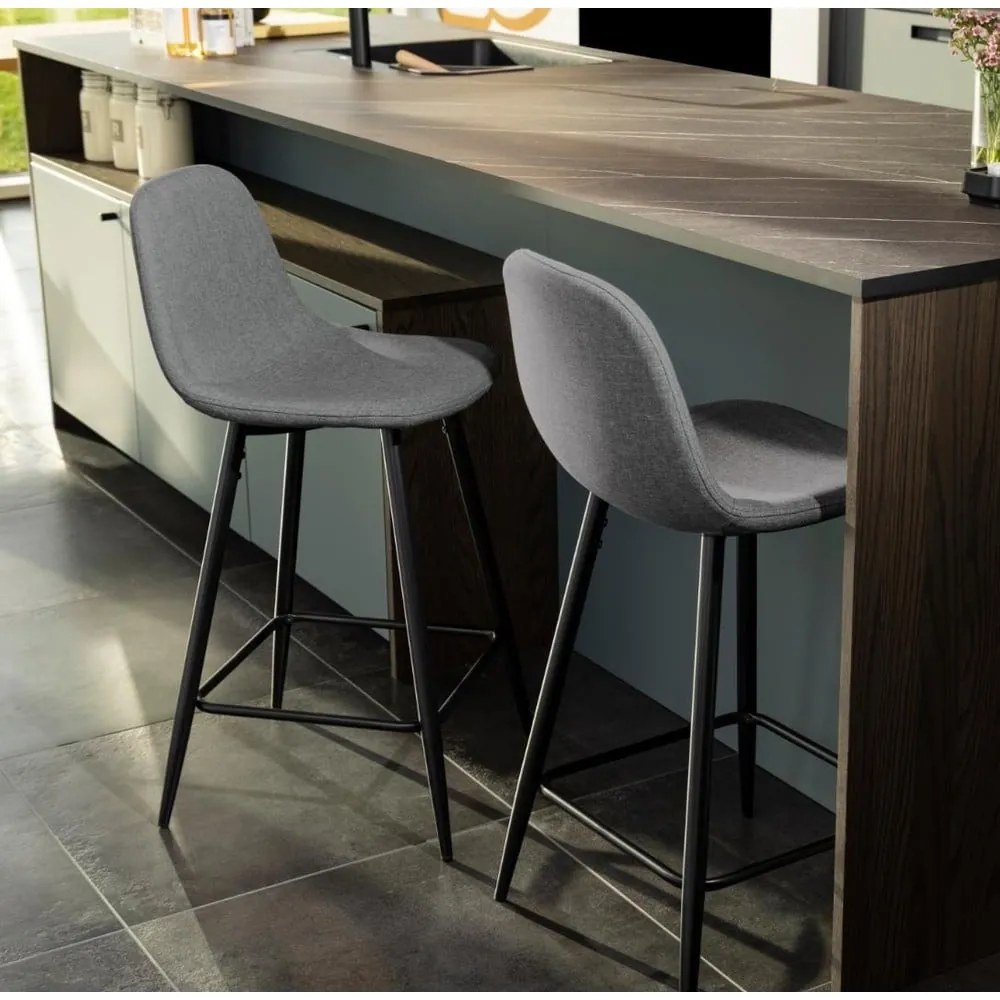 Set di sbagelli da bar grigio chiaro in imbottito 2 pz (altezza della seduta 65 cm) Wilma – Actona