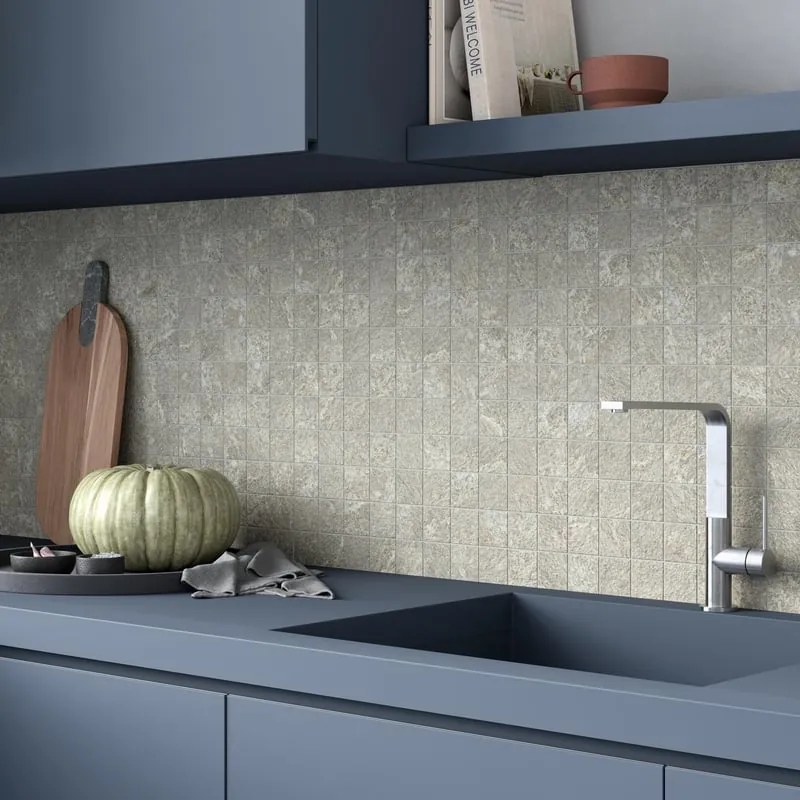 Piastrella da rivestimento interno 30 x 30 cm Sp. 8.5 mm rettificato Kavala in gres naturale grigio perla opaco traffico molto intenso (pei 5/5) R10 0.45 mq