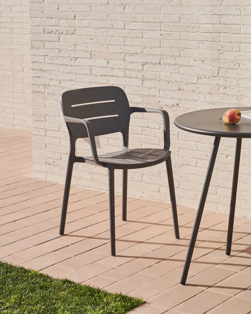 Kave Home - Tavolo rotondo da esterno Montjoi in acciaio finitura grigio Ø 70 cm