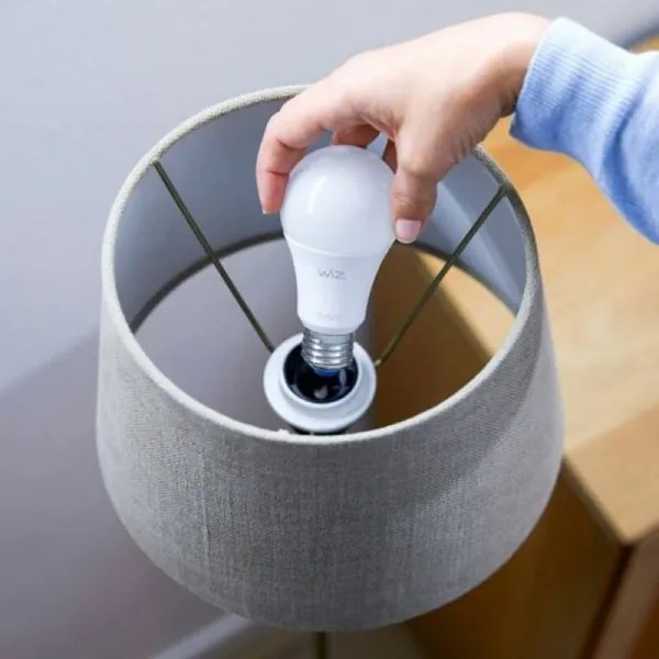 Confezione da 2 lampadine LED dimmerabili A60 E27/9W/230V 2700K Wi‑Fi + telecomando - WiZ