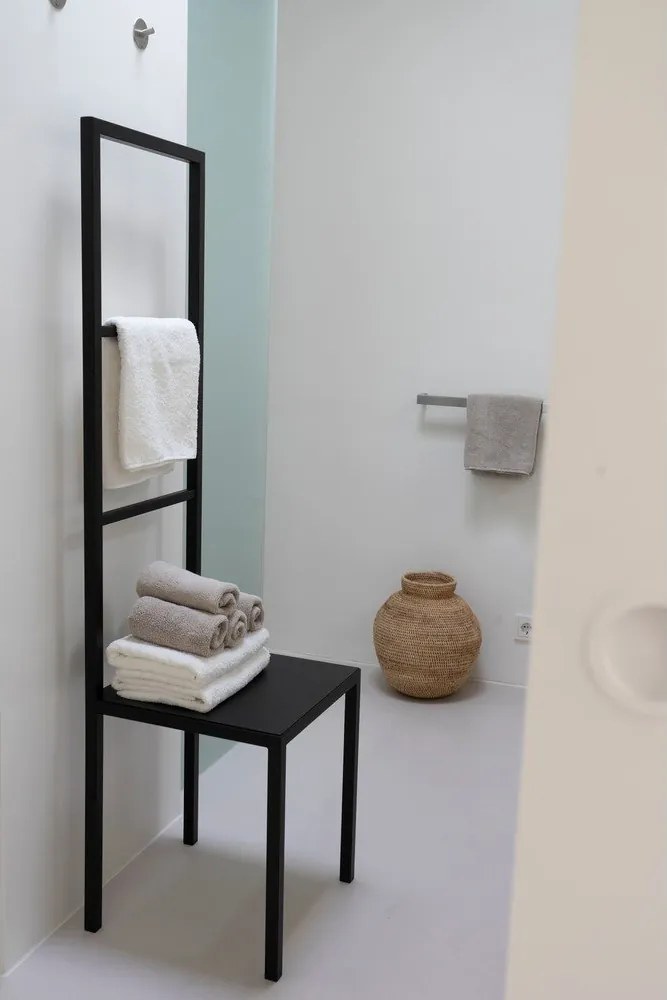 Stand portasciugamani nero in acciaio Dressbuddy – Spinder Design