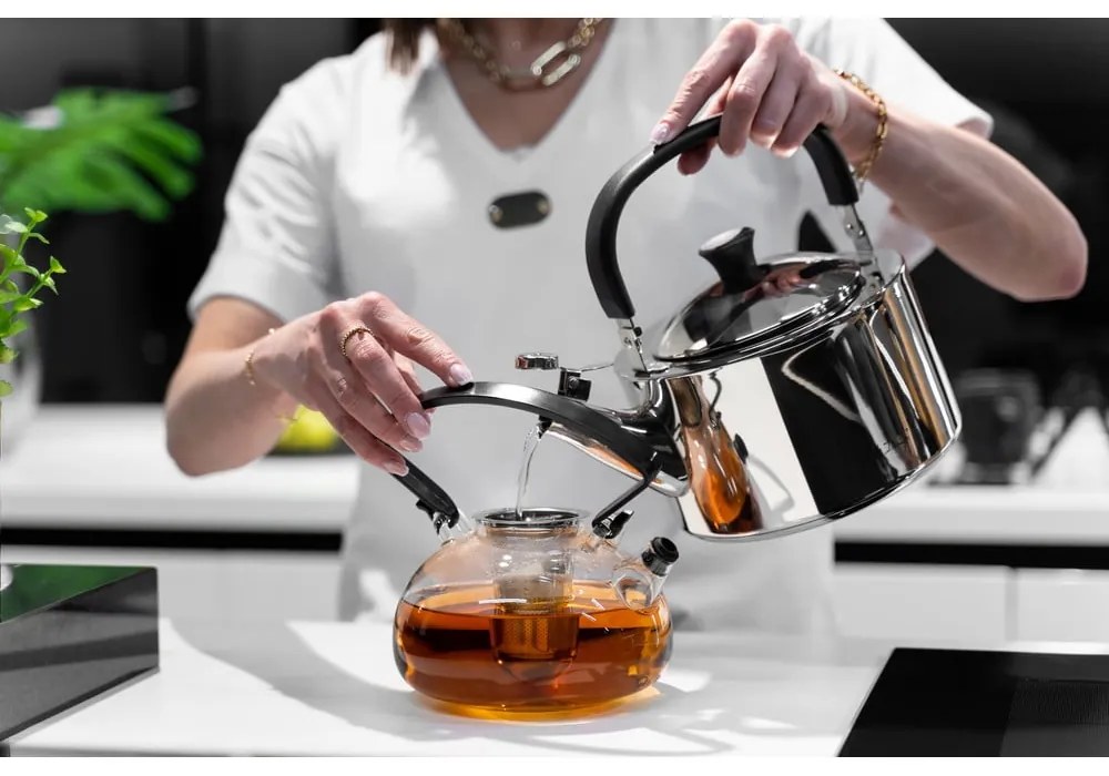 Bollitore in acciaio inox lucido con stantuffo , 1,5 l Diamante - Vialli Design