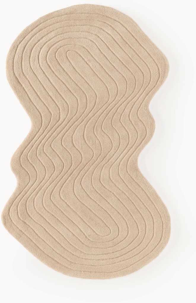 Tappeto in lana fatto a mano dalla forma organica Aliza