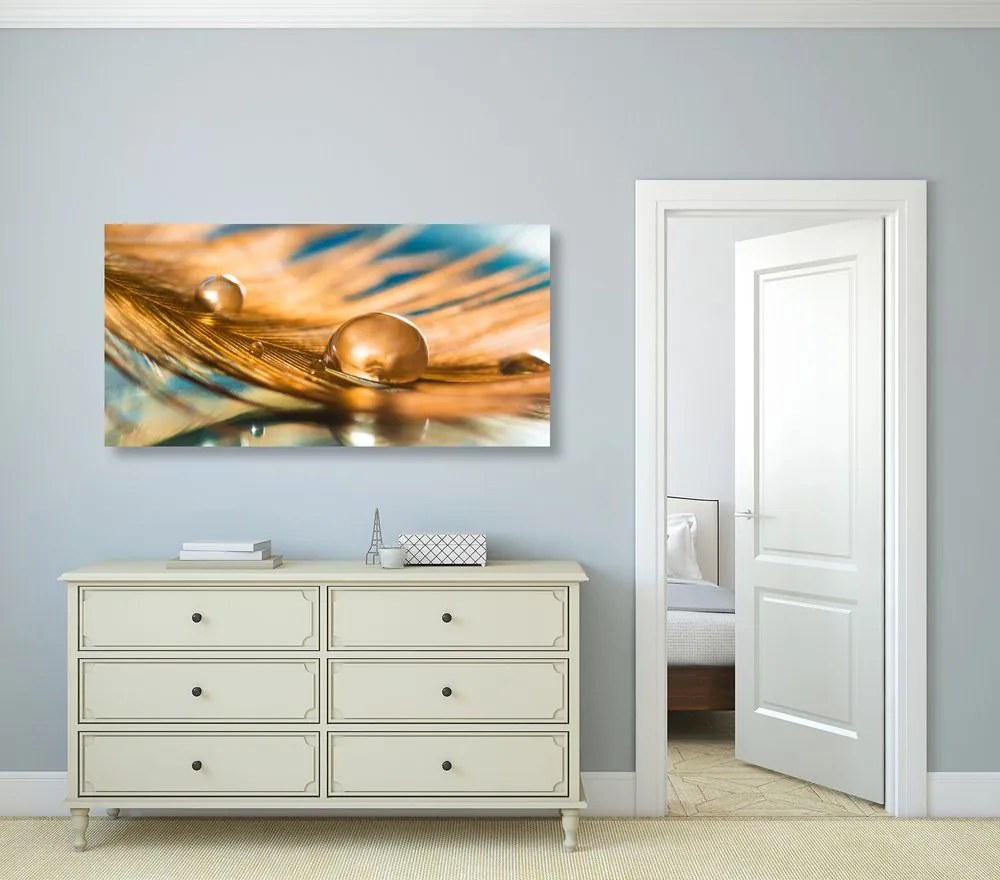 Quadro su tela – Goccia d'acqua su piuma dorata