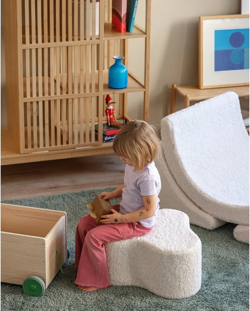 Pouf per bambini color crema con rivestimento in bouclé Cloud – Wigiwama