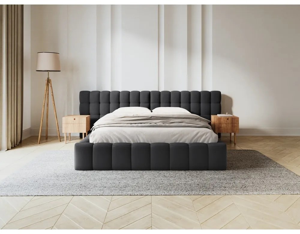 Letto matrimoniale imbottito nero con spazio contenitivo e rete 180x200 cm Mamaia - Micadoni Home