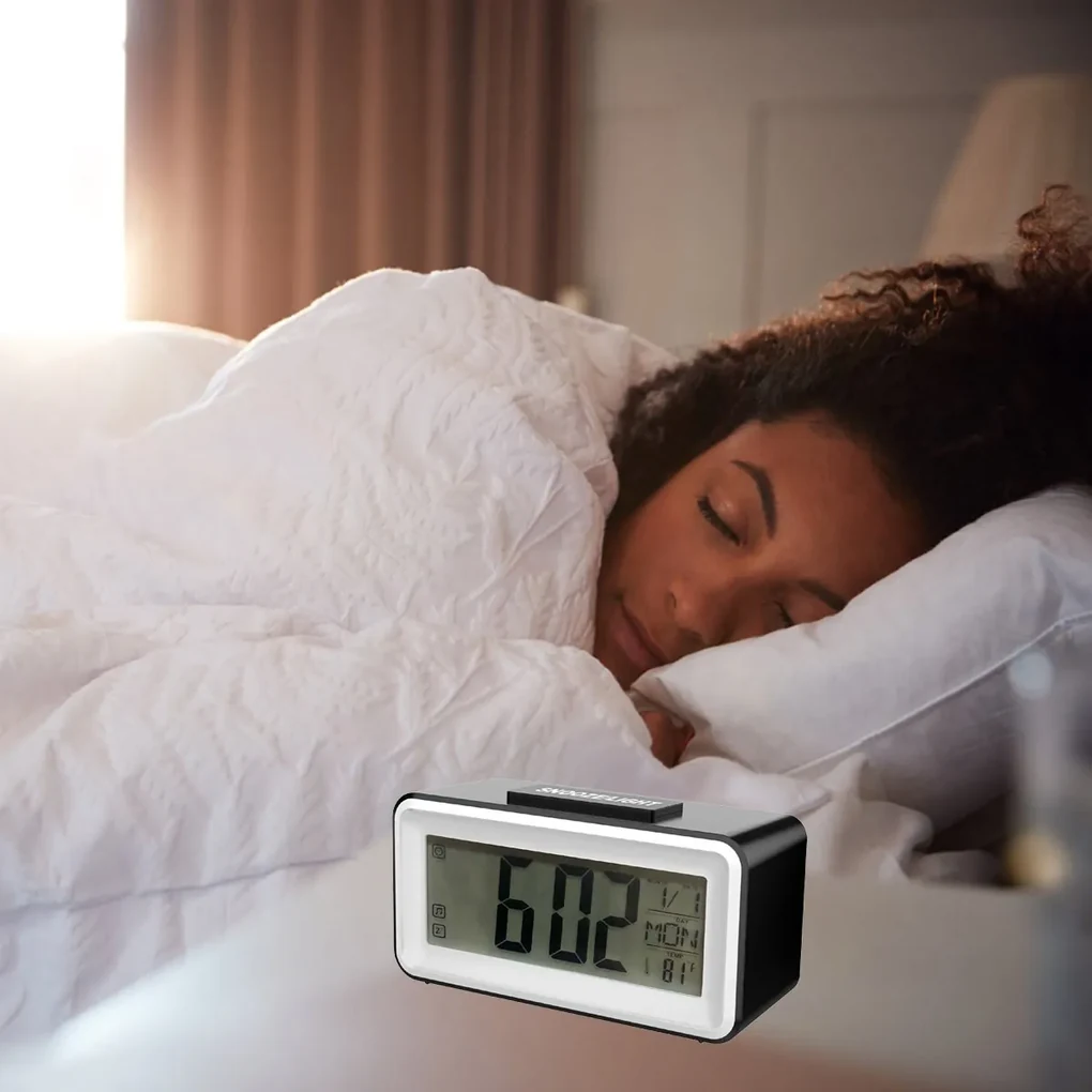 Moderno orologio da tavolo con radio, a batterie - stile moderno - AMS