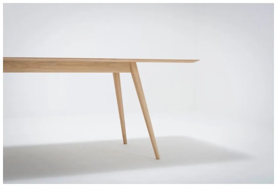 Tavolo da pranzo in legno massiccio di quercia , 220 x 90 cm Stafa - Gazzda