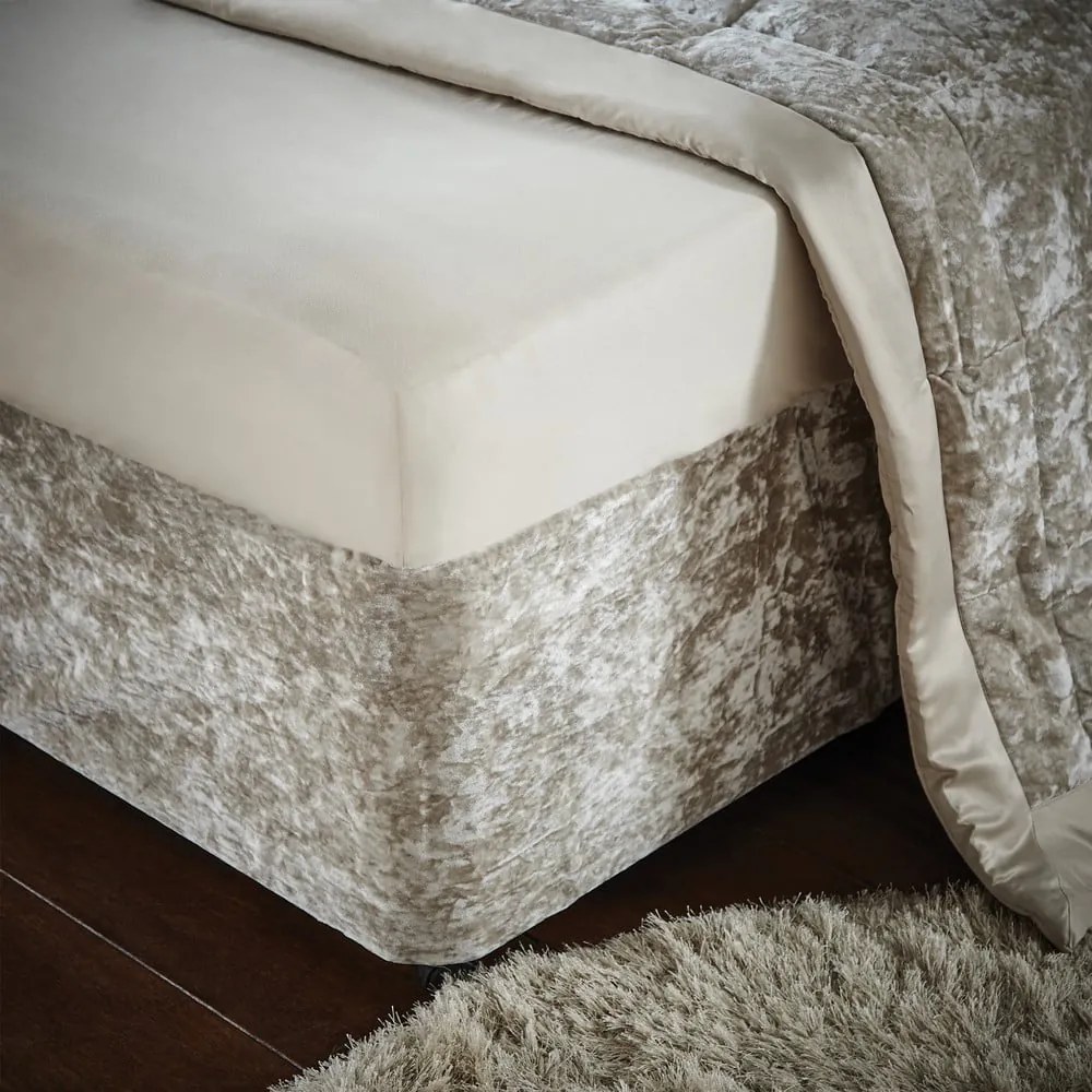 Copriletto in velluto elasticizzato beige 152x198 cm Crushed Velvet - Catherine Lansfield