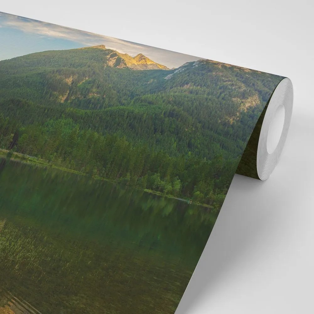 Carta da parati autoadesiva – Lago tra le montagne
