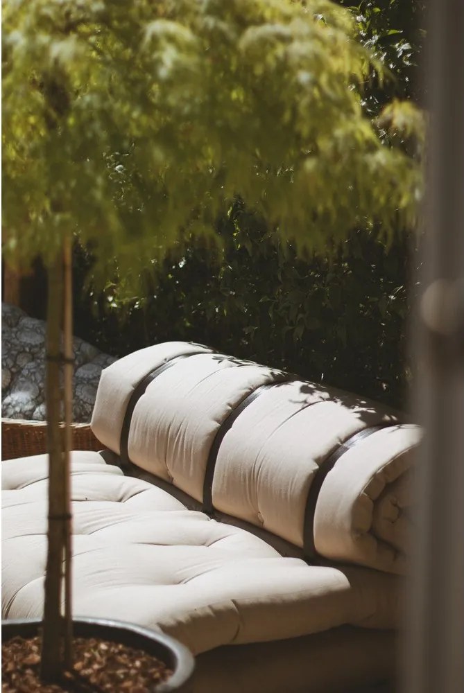 Divano letto da esterno beige Design OUT™ Beige Buckle Up - Karup Design