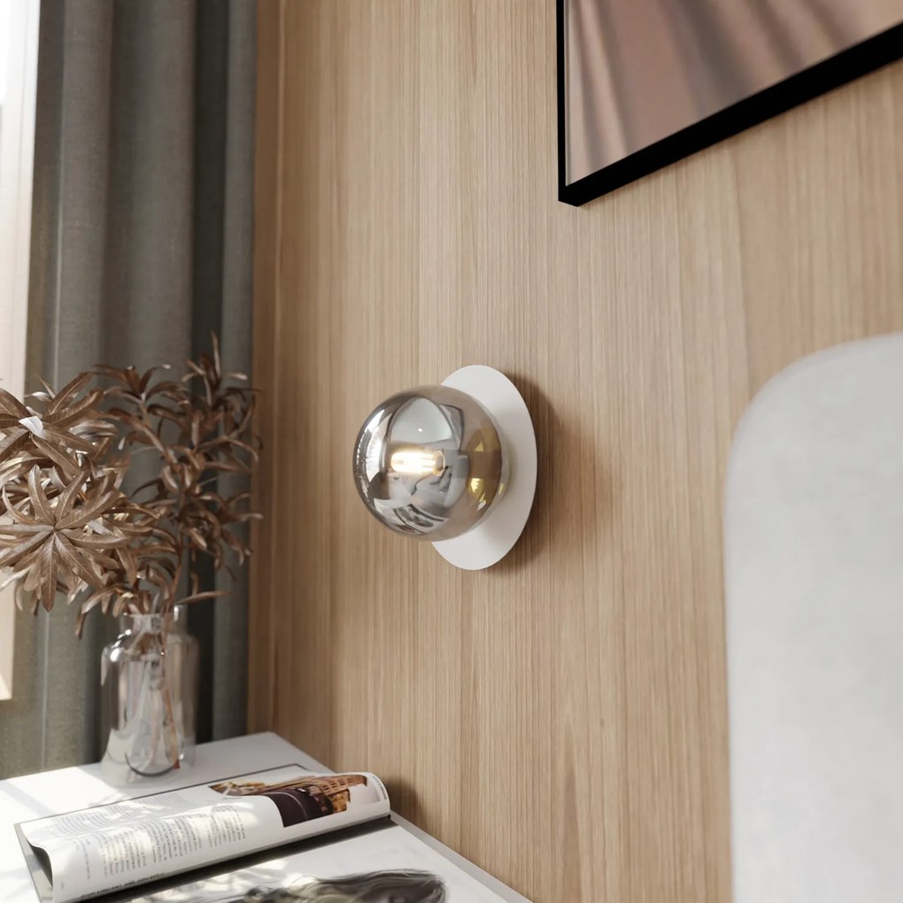 Lampada Da Parete Contemporanea Ippolita 1 Luce In Acciaio Bianco E Vetro Fumè