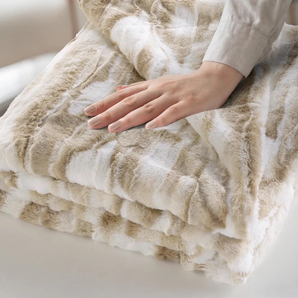 Coperta beige in pelliccia finta 180x220 cm Cheyenne – douceur d'intérieur