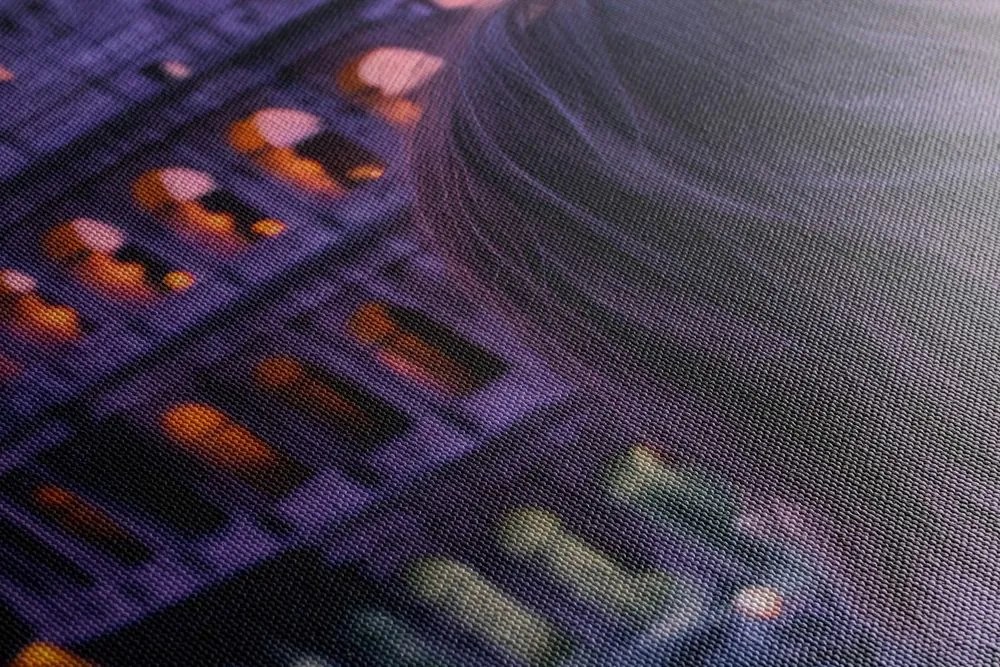 Quadro su tela – Donna con vista sul Colosseo