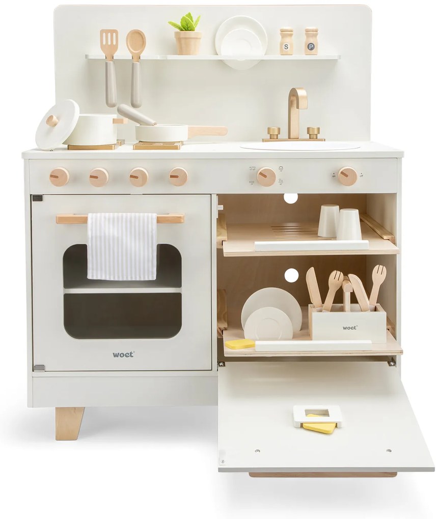 Cucina in legno con lavastoviglie