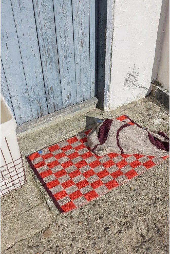 Tappetino per il bagno arancione/beige in cotone organico per la doccia 50x80 cm Retro – Mette Ditmer Denmark