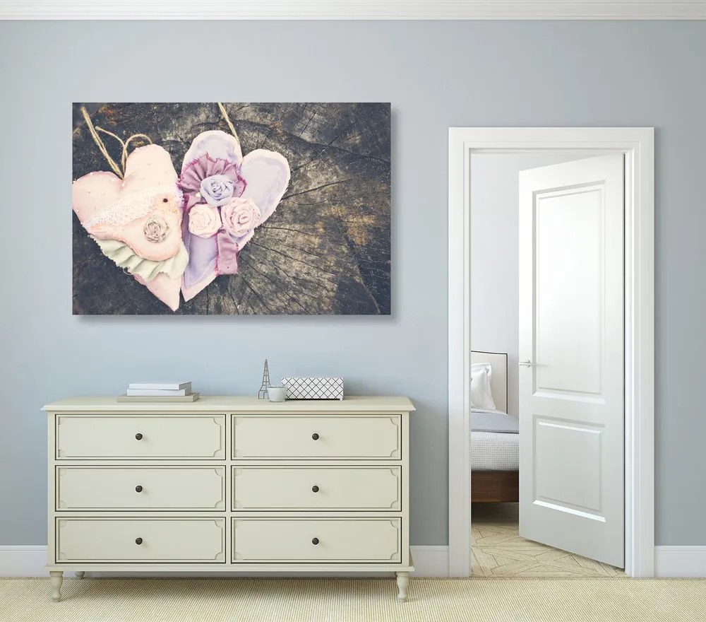 Quadro su tela – Cuoricini fatti a mano su ceppo