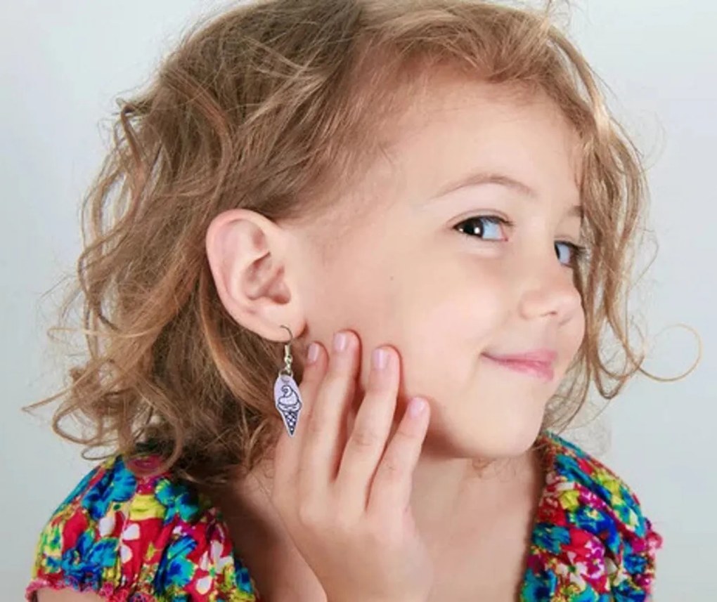 Laboratorio di gioielleria - Gioielli di plastica allegri