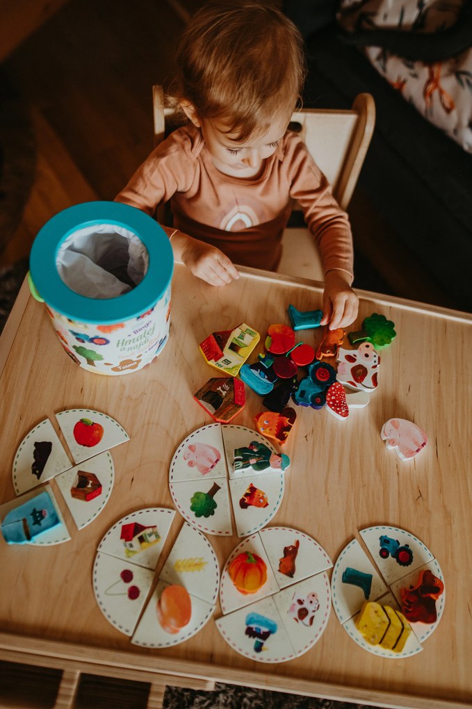 Vilac - Tocca e trova, gioco in legno - Fattoria