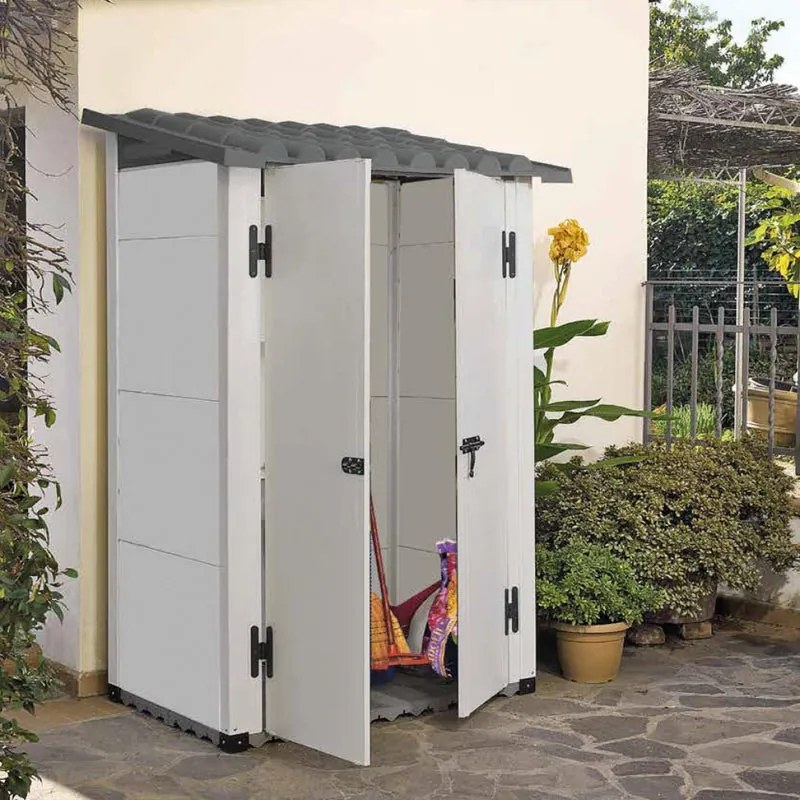 Casetta da giardino GAROFALO in pvc Urban con porta doppio battente, superficie totale 1.32 m² e spessore parete 20 mm