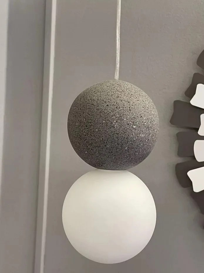 Sospensione Contemporanea Sfera Metallo Bianco, Vetro E Cemento Grigio Scuro