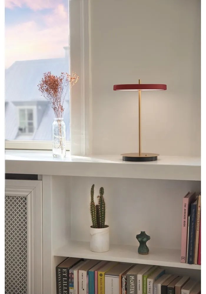 Lampada da tavolo dimmerabile a LED rossi con paralume in metallo (altezza 31 cm) Asteria Move - UMAGE
