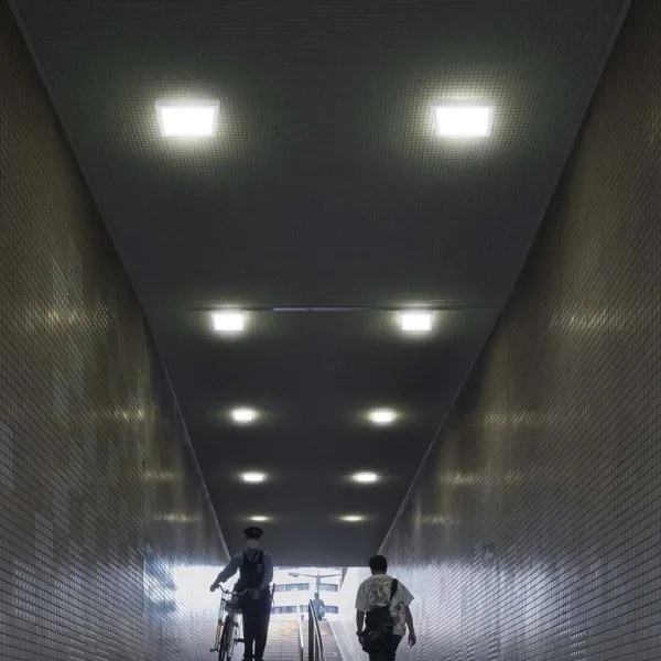 Plafoniera LED LED/18W/230V 3000K 21,4x21,4 cm bianco