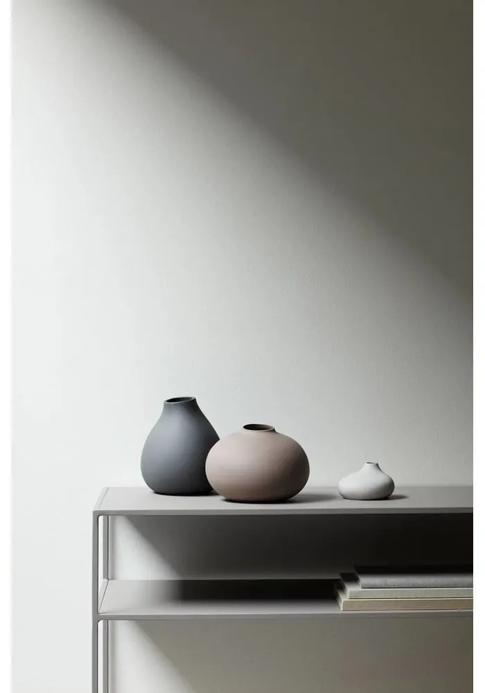 Vaso in porcellana grigio scuro (altezza 17 cm) Nona - Blomus