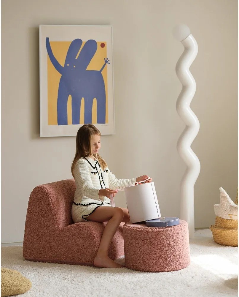 Poltrona per bambini rosa con rivestimento in bouclé Cloud – Wigiwama