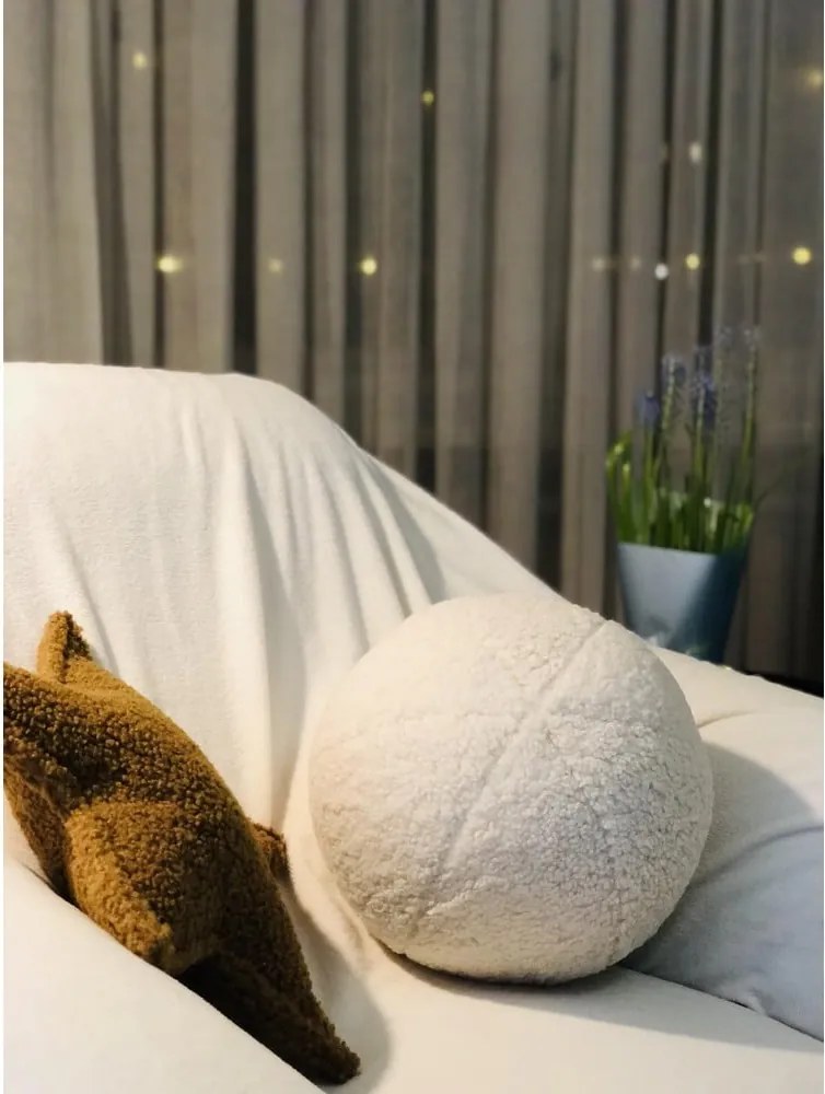 Cuscino per divano da bambini color crema con rivestimento in bouclé Ball – Wigiwama