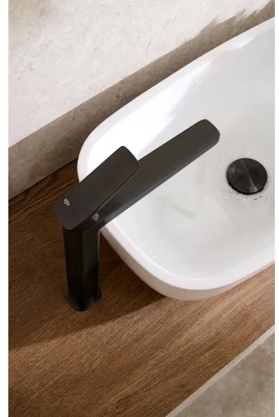 KFA Armatura 4522-712-81 - Miscelatore per lavabo MALAGA con scarico, 30,3 cm nero