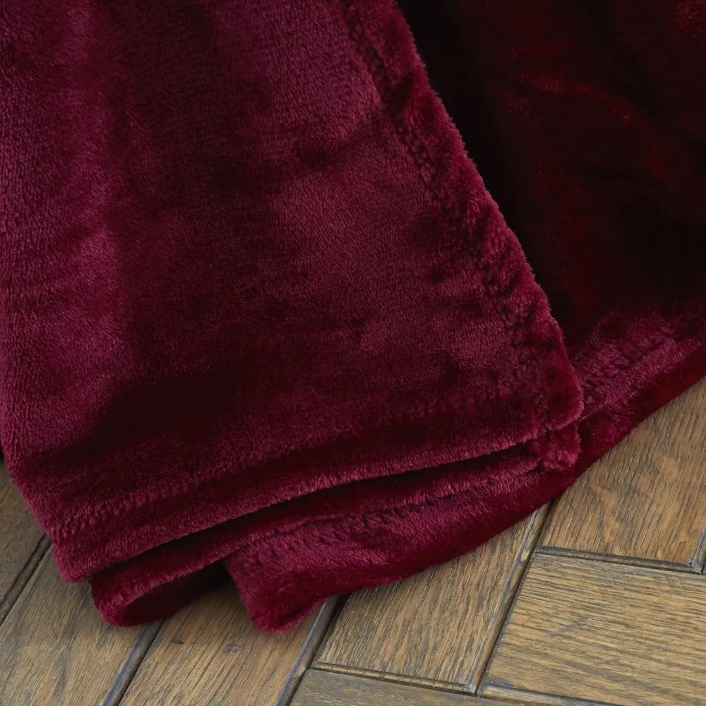 Coperta rossa in micropile 130x170 cm Raschel Velvet – Catherine Lansfield