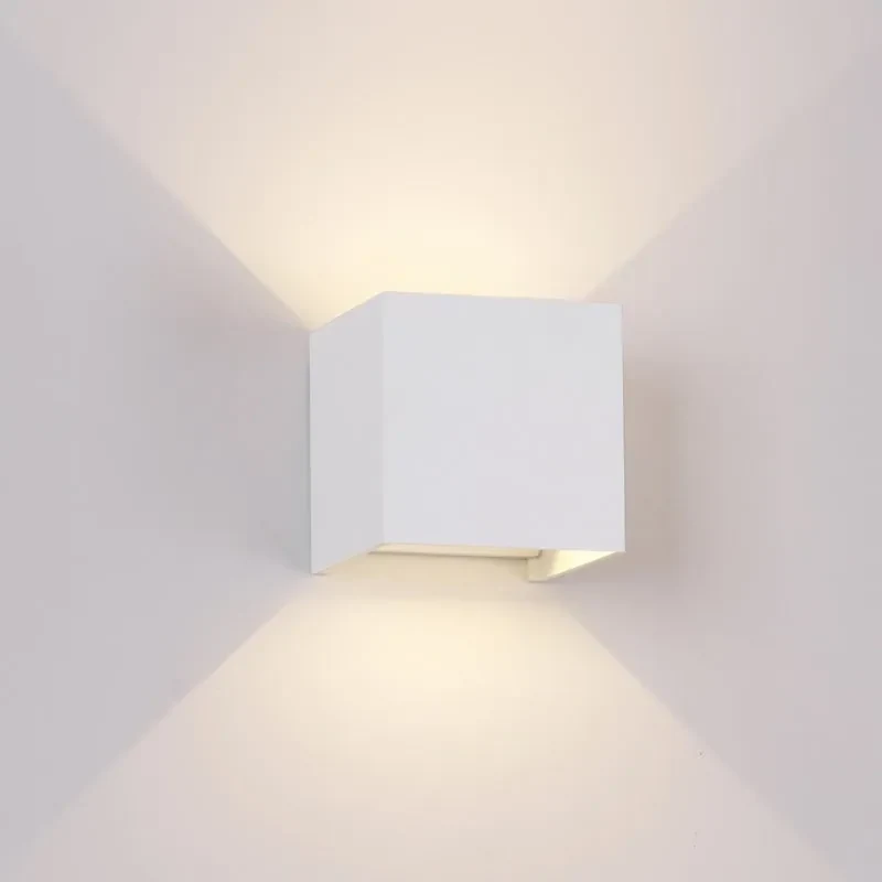 Applique LED moderno da esterno DAVOS bianco IP54, luce bianco caldo 91.6 lumen, MANTRA