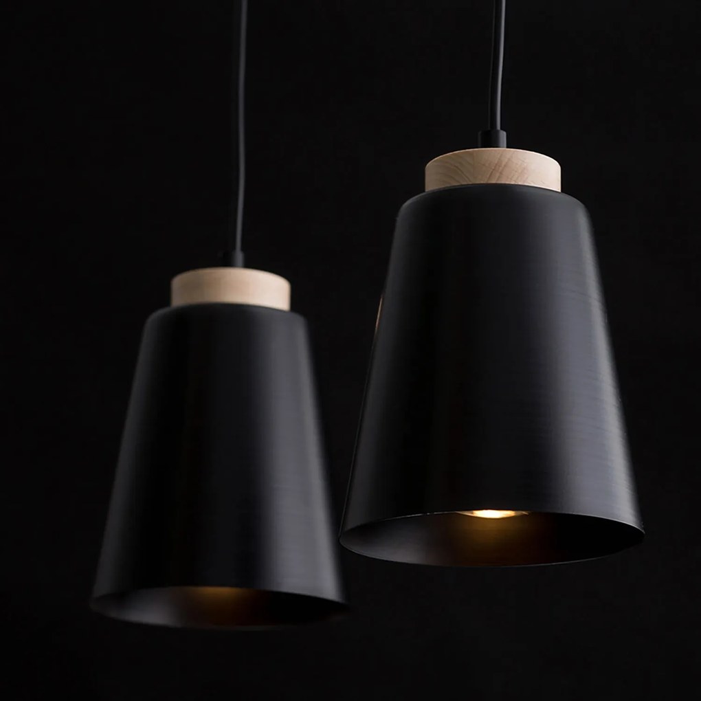 Lampadario 2 Luci Lancillotto Con Paralumi A Cono In Acciaio Nero E Legno Naturale