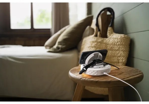 Immax 08983L - Sveglia con display LCD e ricarica wireless Qi 27W/9V bianco