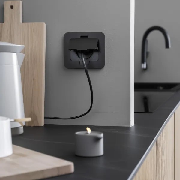 Brilagi - Presa da pavimento incassata per esterni IP55, nera, rettangolare