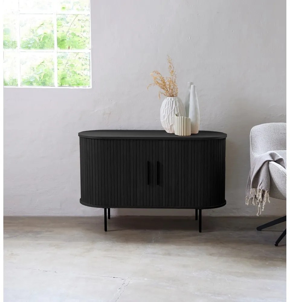 Cassettiera nera con effetto rovere con ante scorrevoli 120x76x45 cm Nola – Unique Furniture