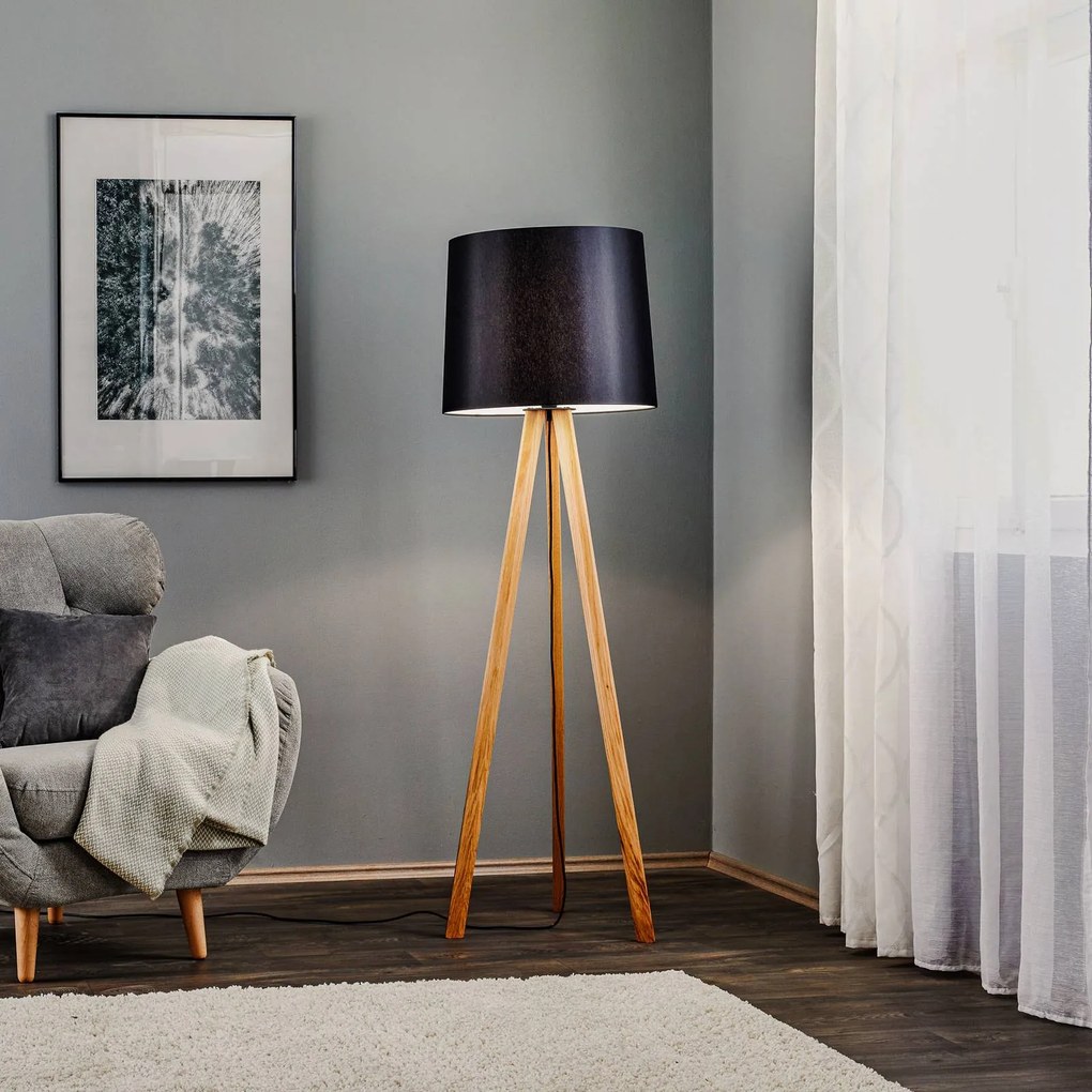 Lampada da terra Quitani Alos, rovere, chintz nero, treppiede