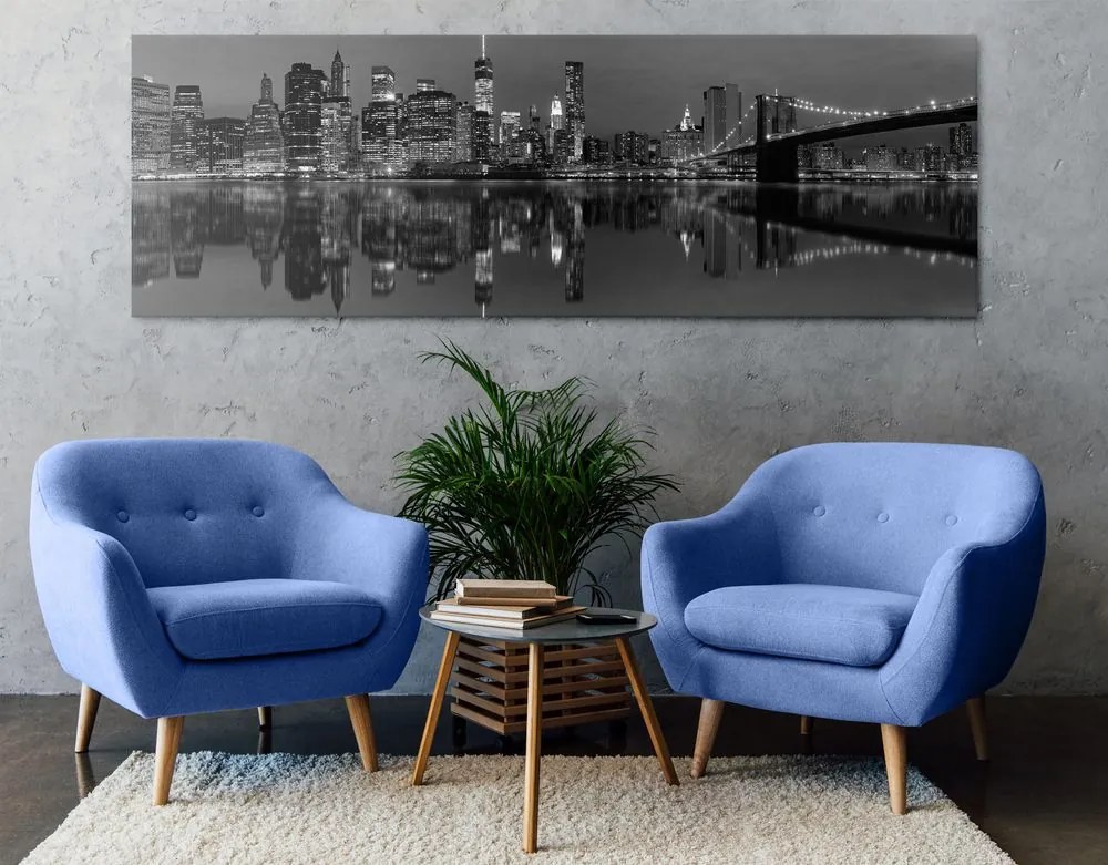Quadro su tela – Riflesso di Manhattan nell'acqua in bianco e nero