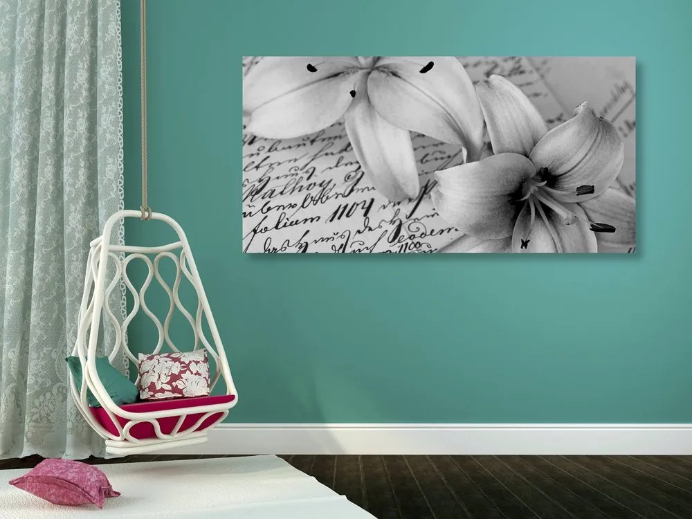 Quadro su tela – Gigli su vecchio documento in bianco e nero