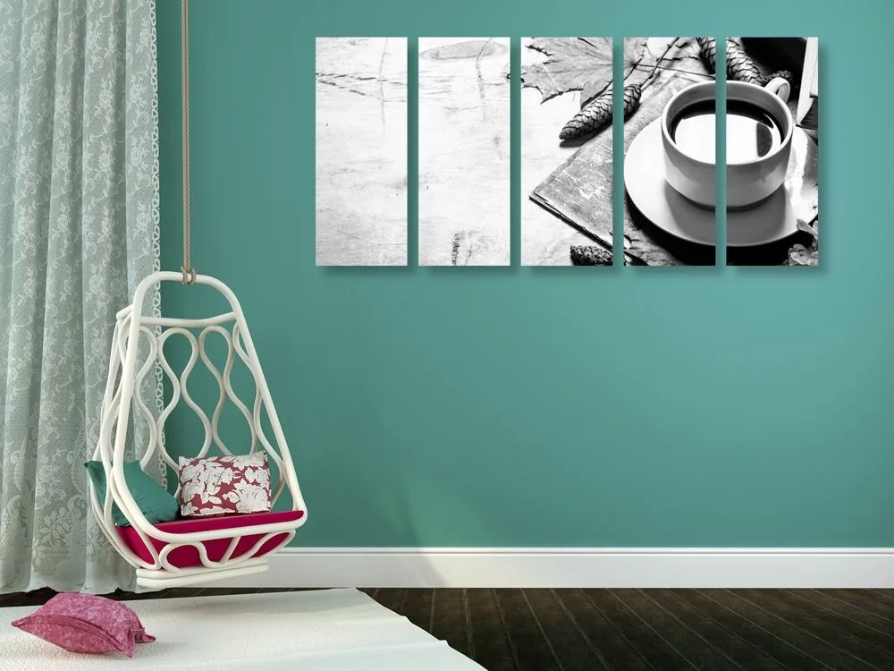 Quadri 5 pezzi – Tazza di caffè in autunno in bianco e nero