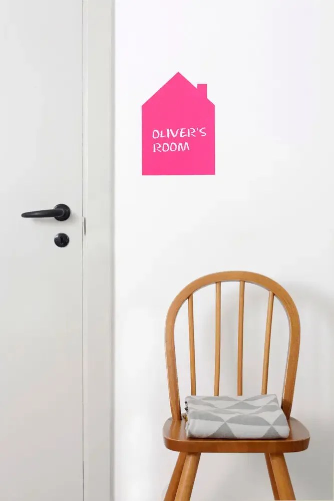 Ferm Living Adesivo murale Mini House - neon pink