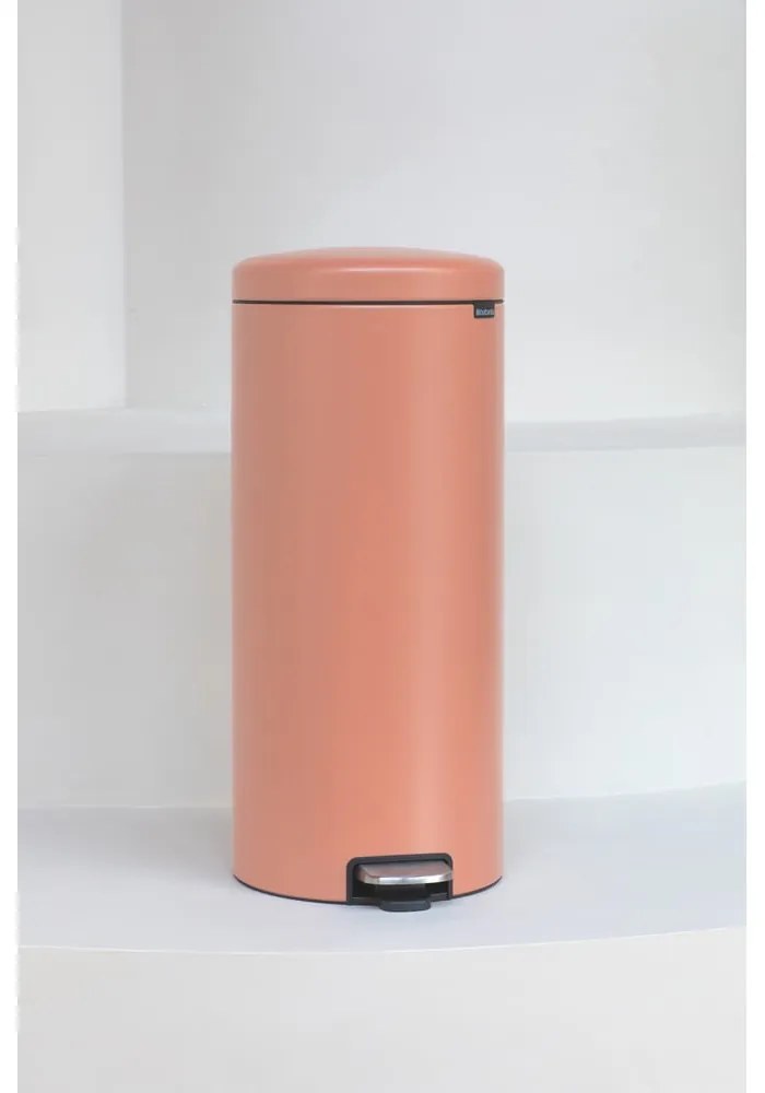 Cestino per la spazzatura color salmone in acciaio con pedale 30 l NewIcon – Brabantia