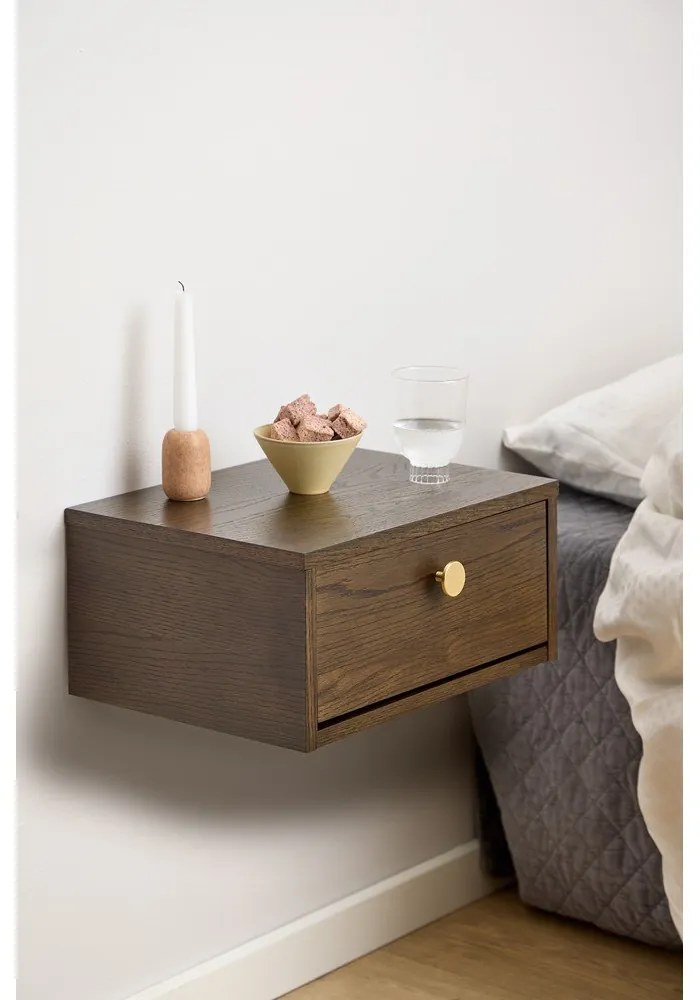 Comodino colore naturale scuro con effetto rovere Monfort – Actona