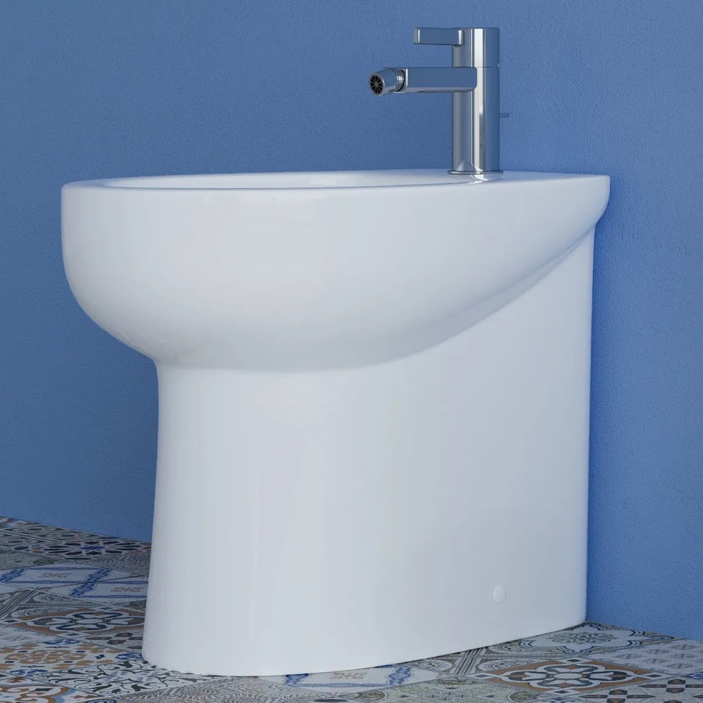 Bidet a terra filomuro in ceramica Milano