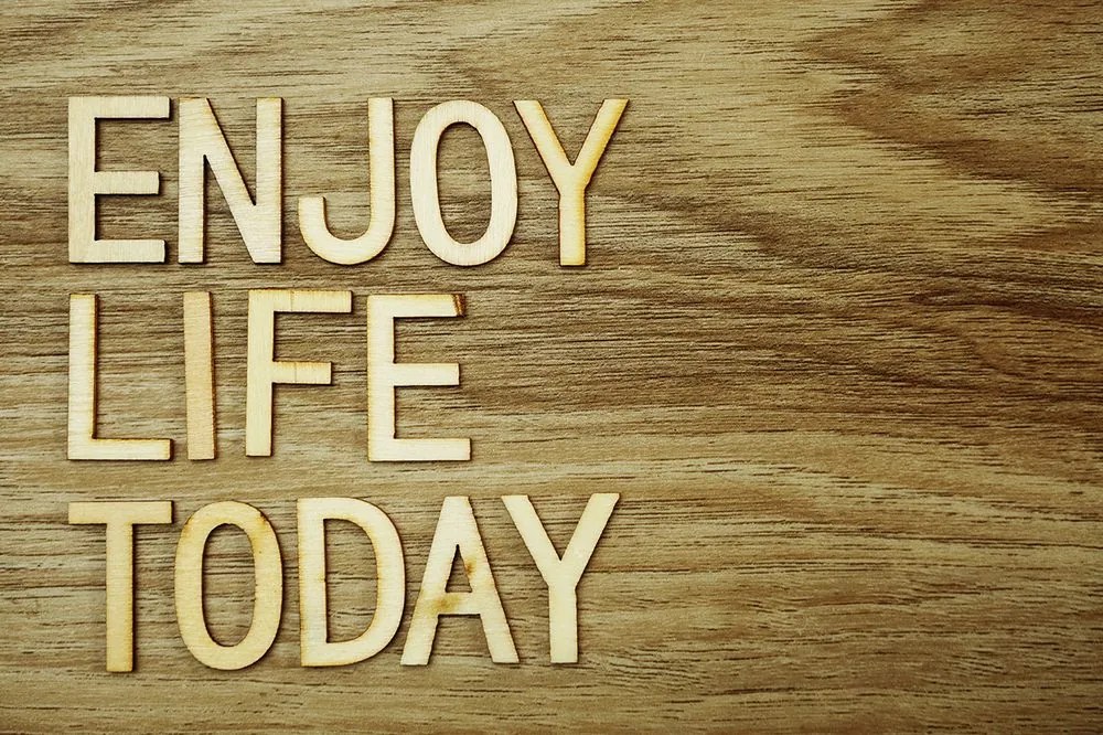 Carta da parati – Citazione - Enjoy life today