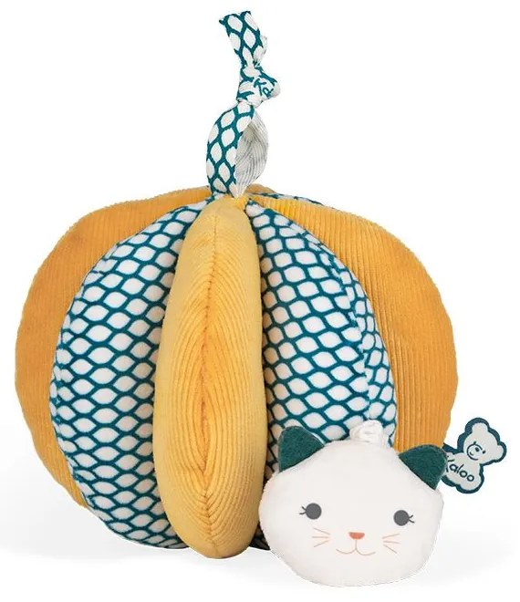 Pallina in tessuto con attività per bambini piccoli