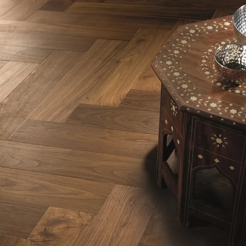Parquet multistrato spina italiana L in noce spazzolato select sp. 14/3 mm 1.152 m²